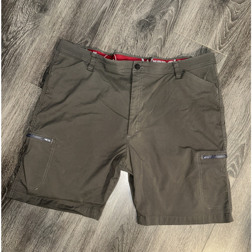 Wrangler Men’s 46 Stretch Cargo Shorts Olive Zip Pockets
